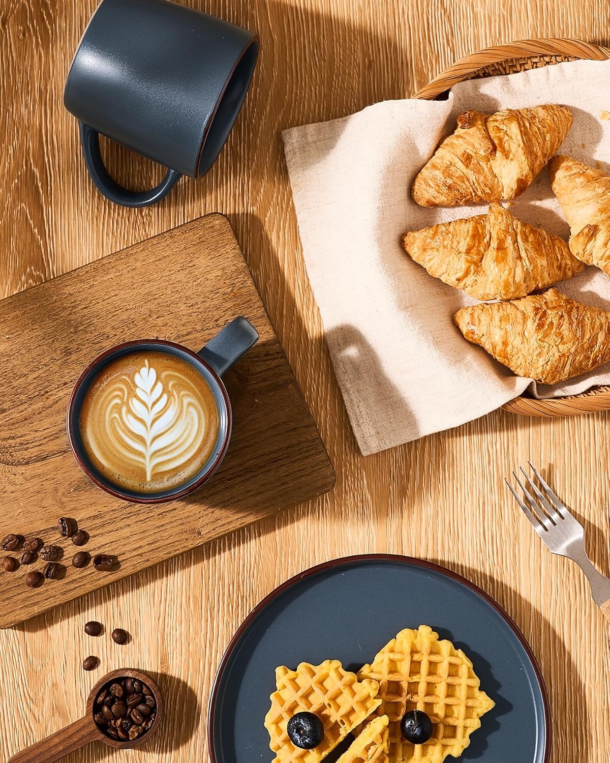 Stoneware Coffee Mug Set in Classic Blue